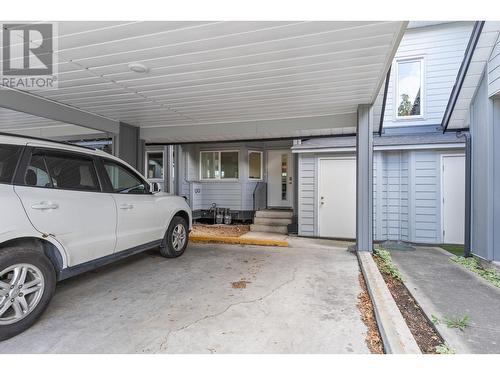 2125 Burtch Road Unit# 410, Kelowna, BC - Indoor Photo Showing Garage