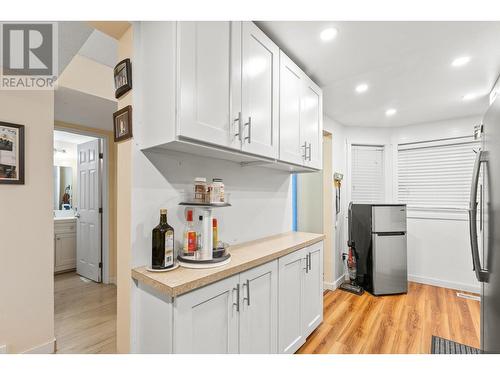 2125 Burtch Road Unit# 410, Kelowna, BC - Indoor Photo Showing Kitchen