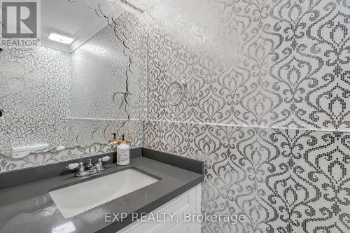 89 Acadian Heights, Brampton, ON -  Photo Showing Bathroom