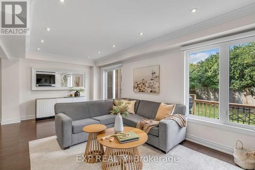 89 Acadian Heights, Brampton, ON - Indoor Photo Showing Living Room