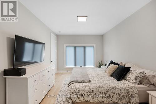 6 - 8974 Willoughby Drive, Niagara Falls, ON - Indoor Photo Showing Bedroom