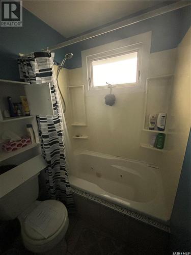 629 Lisgar Avenue, Saskatoon, SK - Indoor Photo Showing Bathroom