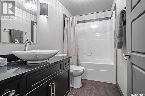 404 157 2Nd Avenue N, Saskatoon, SK - Indoor Photo Showing Bathroom