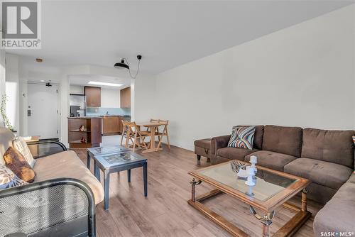 1408 311 6Th Avenue N, Saskatoon, SK - Indoor Photo Showing Living Room