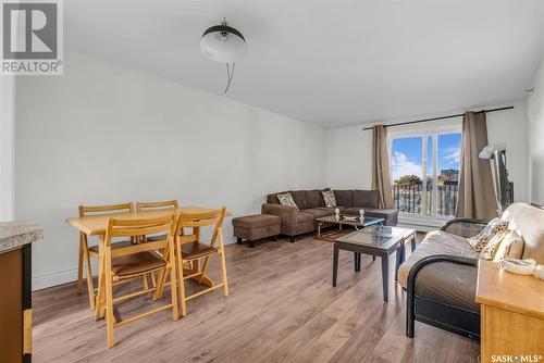 1408 311 6Th Avenue N, Saskatoon, SK - Indoor Photo Showing Living Room