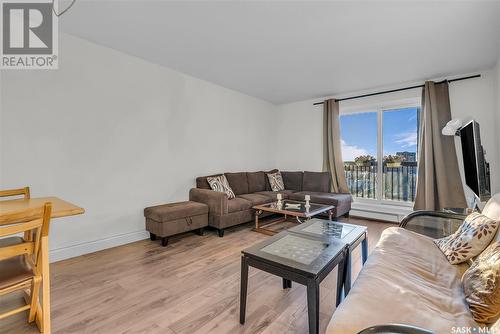 1408 311 6Th Avenue N, Saskatoon, SK - Indoor Photo Showing Living Room