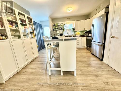 58 Sunrise Crescent, London, ON - Indoor Photo Showing Kitchen