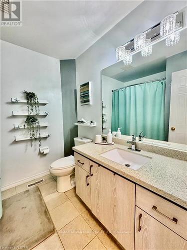 58 Sunrise Crescent, London, ON - Indoor Photo Showing Bathroom