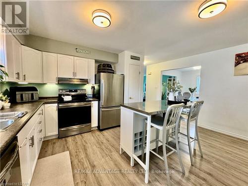 58 Sunrise Crescent, London, ON - Indoor Photo Showing Kitchen