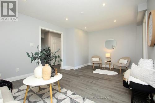 635 Dorchester Drive, Oshawa (Vanier), ON - Indoor Photo Showing Living Room