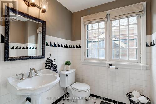 22 Frederick Street, Brampton, ON - Indoor Photo Showing Bathroom