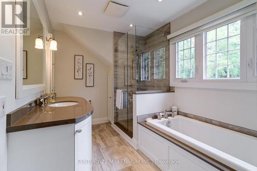 22 Frederick Street, Brampton, ON - Indoor Photo Showing Bathroom