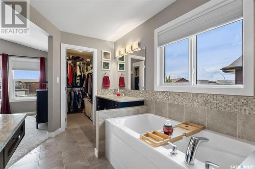 302 Pichler Crescent, Saskatoon, SK - Indoor Photo Showing Bathroom