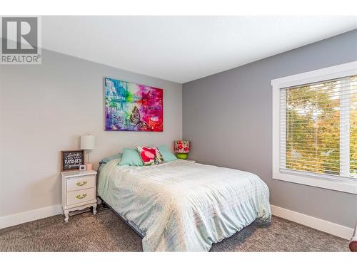 681 30Th Street Ne, Salmon Arm, BC - Indoor Photo Showing Bedroom