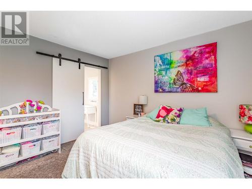 681 30Th Street Ne, Salmon Arm, BC - Indoor Photo Showing Bedroom