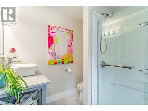 681 30Th Street Ne, Salmon Arm, BC - Indoor Photo Showing Bathroom