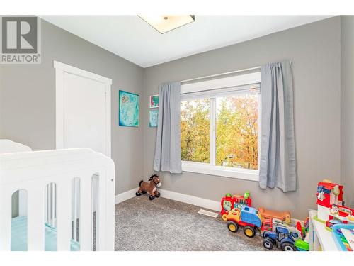 681 30Th Street Ne, Salmon Arm, BC - Indoor Photo Showing Bedroom