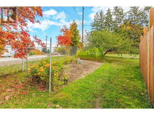 681 30Th Street Ne, Salmon Arm, BC - Outdoor