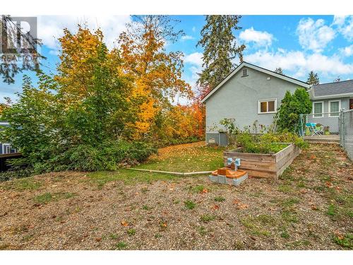 681 30Th Street Ne, Salmon Arm, BC - Outdoor