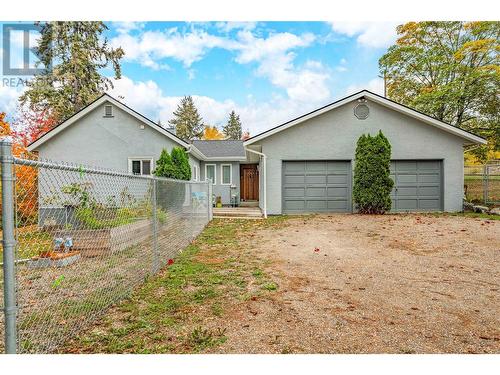 681 30Th Street Ne, Salmon Arm, BC - Outdoor