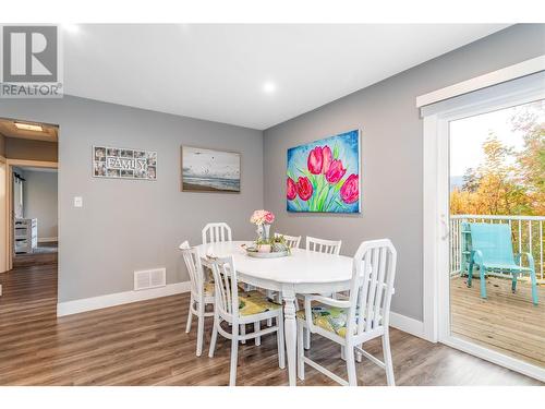 681 30Th Street Ne, Salmon Arm, BC - Indoor Photo Showing Dining Room