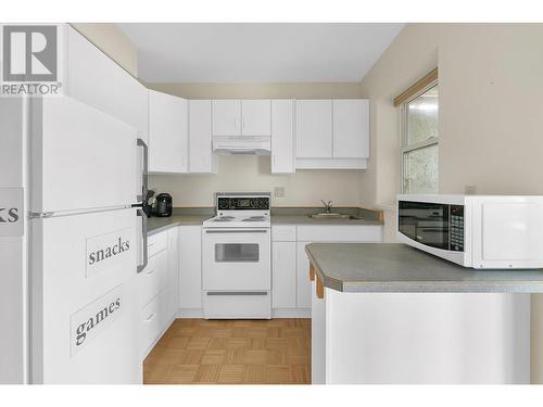 1201 Gawne Road, Naramata, BC - Indoor Photo Showing Kitchen