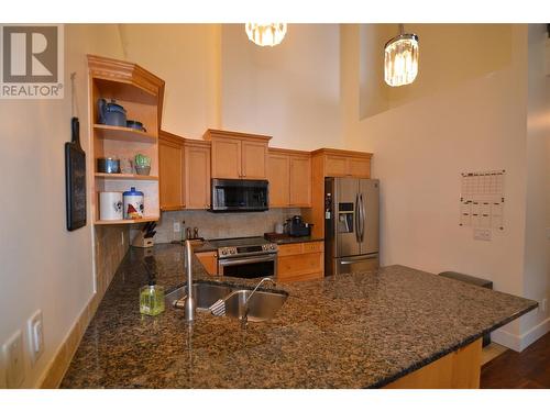 2120 Shannon Ridge Drive Unit# 304, West Kelowna, BC - Indoor Photo Showing Kitchen With Stainless Steel Kitchen With Double Sink