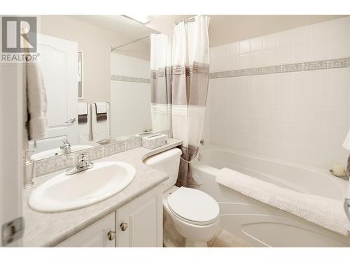 3788 Bird Place Unit# 145, Kelowna, BC - Indoor Photo Showing Bathroom