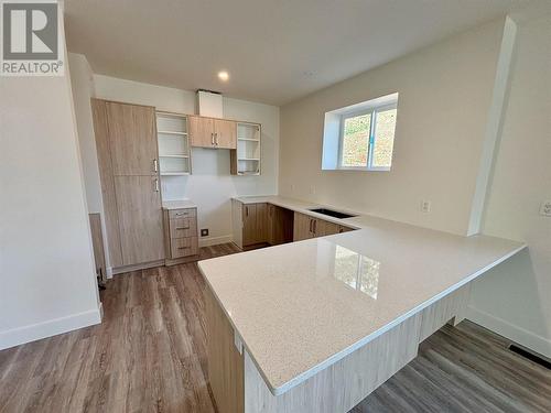 1768 Gallon Avenue, Lumby, BC - Indoor Photo Showing Kitchen