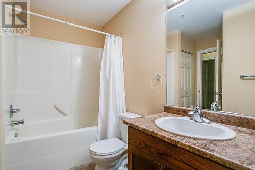 1905 Pandosy Street Unit# 108, Kelowna, BC - Indoor Photo Showing Bathroom