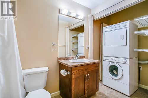 1905 Pandosy Street Unit# 108, Kelowna, BC - Indoor Photo Showing Laundry Room