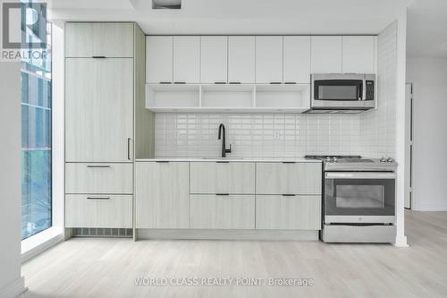 S342 - 35 Rolling Mills Road, Toronto, ON - Indoor Photo Showing Kitchen