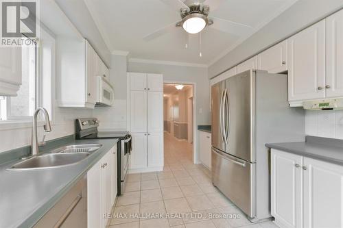 377 Rushbrook Drive, Newmarket, ON - Indoor Photo Showing Kitchen With Double Sink