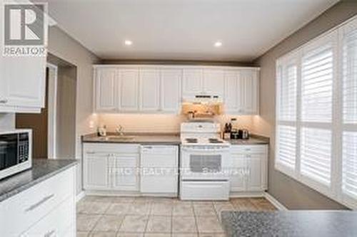 23 - 98 Falconer Drive, Mississauga, ON - Indoor Photo Showing Kitchen