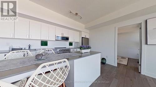 903 - 1063 Douglas Mccurdy Comm, Mississauga, ON - Indoor Photo Showing Kitchen