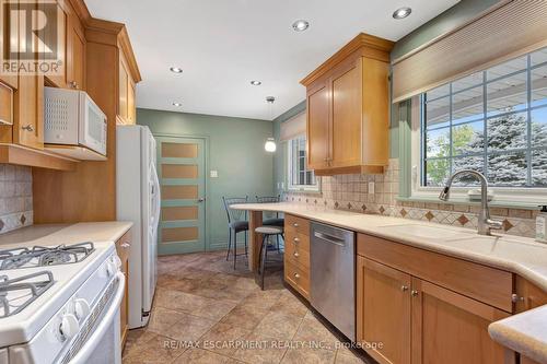 169 Old Ancaster Road, Hamilton, ON - Indoor Photo Showing Kitchen