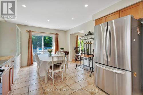 30 Meadowpoint Drive, Hamilton, ON - Indoor Photo Showing Kitchen