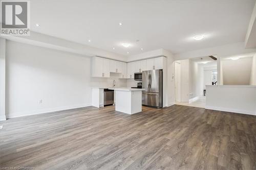 64 Cosmopolitan Common, St. Catharines, ON - Indoor Photo Showing Kitchen