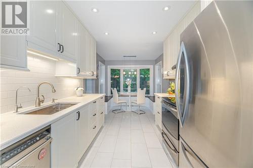 70 Lakecrest Trail, Brampton, ON - Indoor Photo Showing Kitchen With Upgraded Kitchen