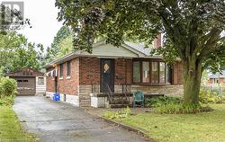 693 ASHLEY Avenue  Burlington, ON L7R 2Z2