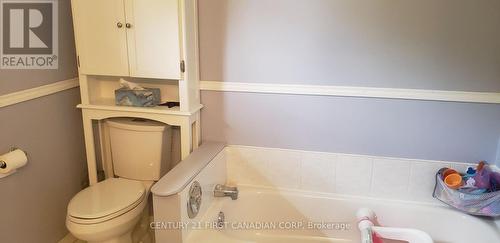 190 Norton Avenue, London, ON - Indoor Photo Showing Bathroom