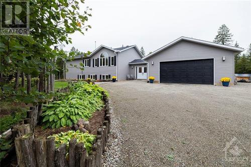 4035 Roger Stevens Drive, Ottawa, ON - Outdoor