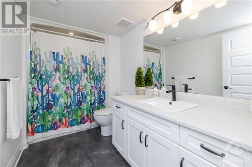 4035 Roger Stevens Drive, Ottawa, ON - Indoor Photo Showing Bathroom