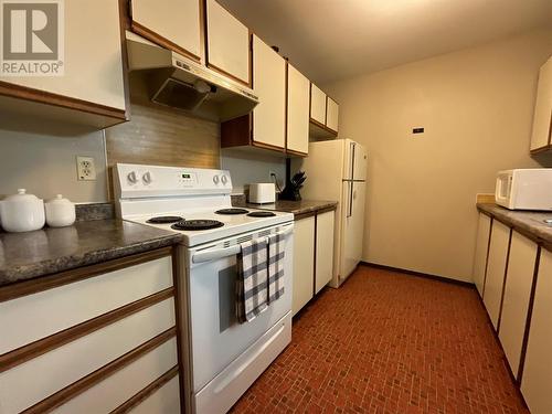 108 Spruce Avenue Unit# 218, Tumbler Ridge, BC - Indoor Photo Showing Kitchen