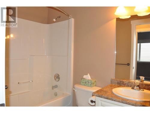 2536 Abbeyglen Way, Kamloops, BC - Indoor Photo Showing Bathroom