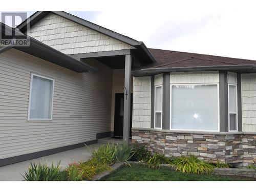 2536 Abbeyglen Way, Kamloops, BC - Outdoor With Exterior