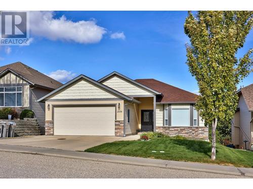 2536 Abbeyglen Way, Kamloops, BC - Outdoor With Facade