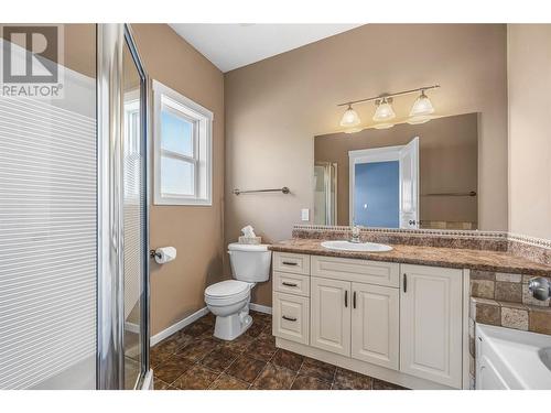 2536 Abbeyglen Way, Kamloops, BC - Indoor Photo Showing Bathroom