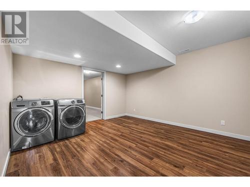 2536 Abbeyglen Way, Kamloops, BC - Indoor Photo Showing Laundry Room