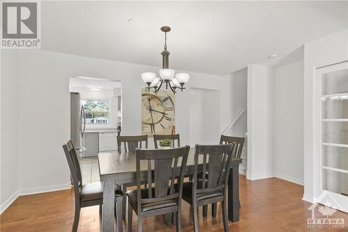 2552 Southvale Crescent, Ottawa, ON - Indoor Photo Showing Dining Room